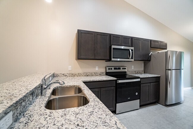 Building Photo - PENDING APPLICATION- Beautiful 3/2 Energy Efficient 1 Story Attached Home w/ 1 Car Garage