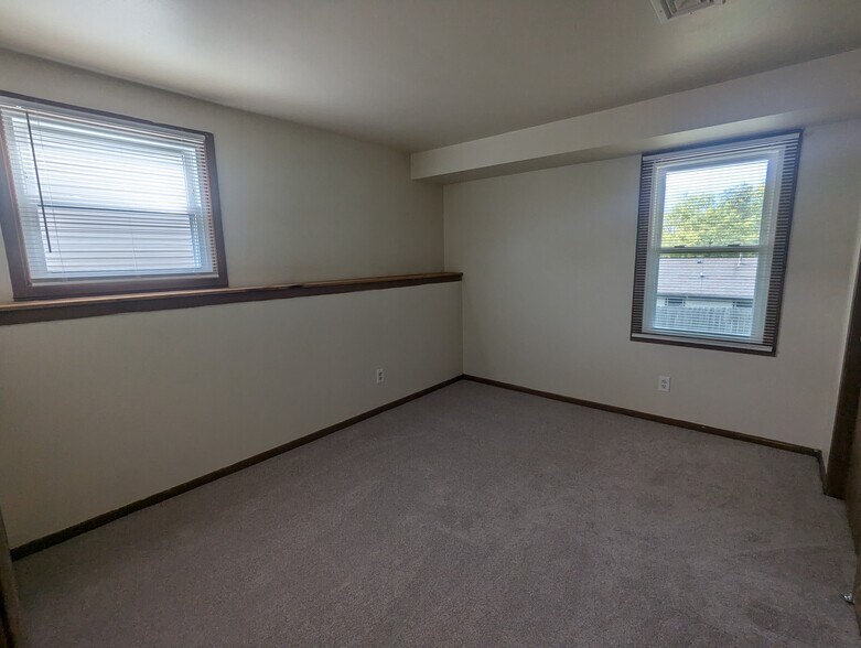 Building Photo - 3351 S 113th St