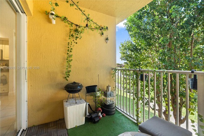 Building Photo - 21130 SW 87th Ave