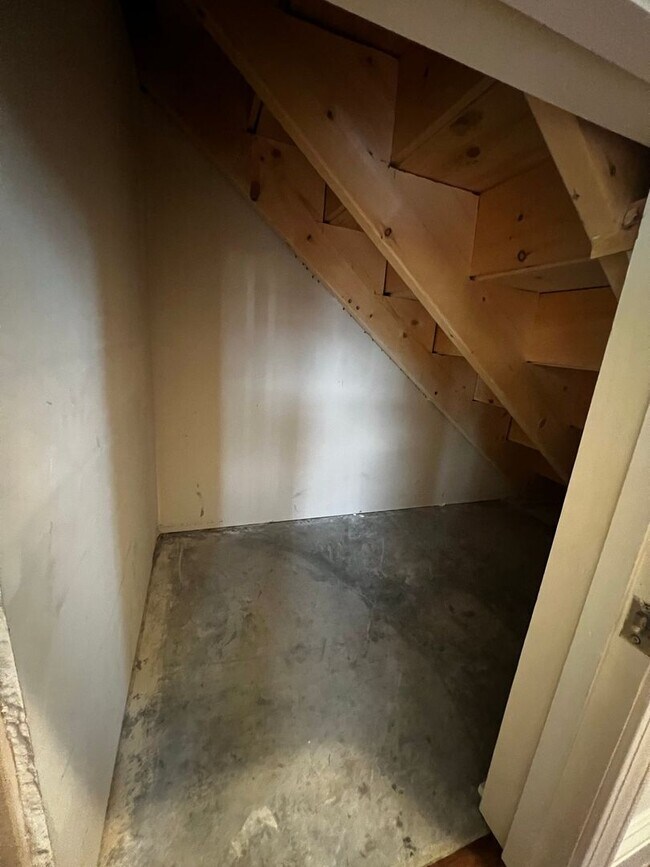 Building Photo - 251 Bayberry Cir