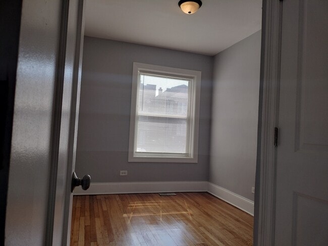 Building Photo - 7408 S Eberhart Ave