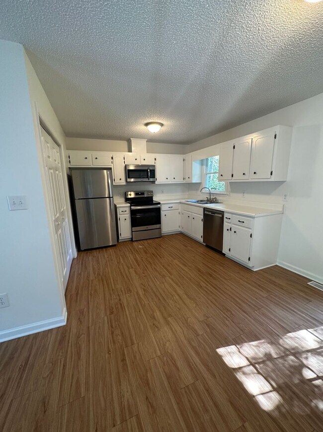 Building Photo - 3 bedroom close to Downtown Wendell