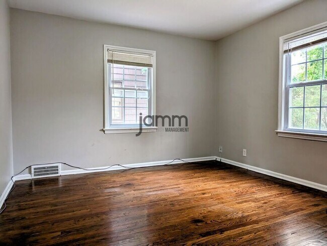 Building Photo - 3580 Normandy Rd