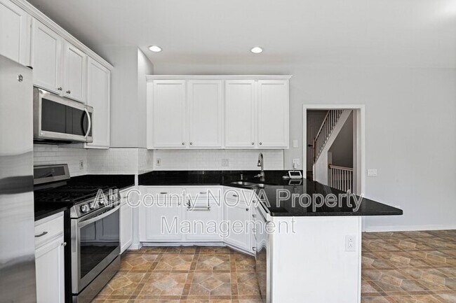 Building Photo - 22707 High Haven Terrace
