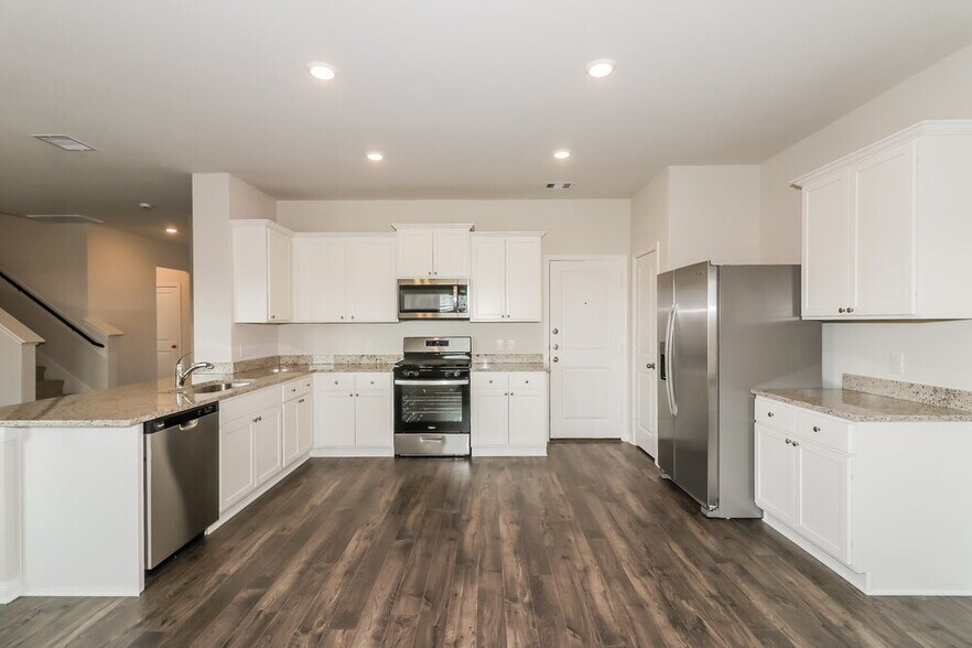 Building Photo - 424 Polly Grv Dr