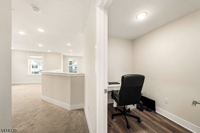 Building Photo - 707 Station Rd