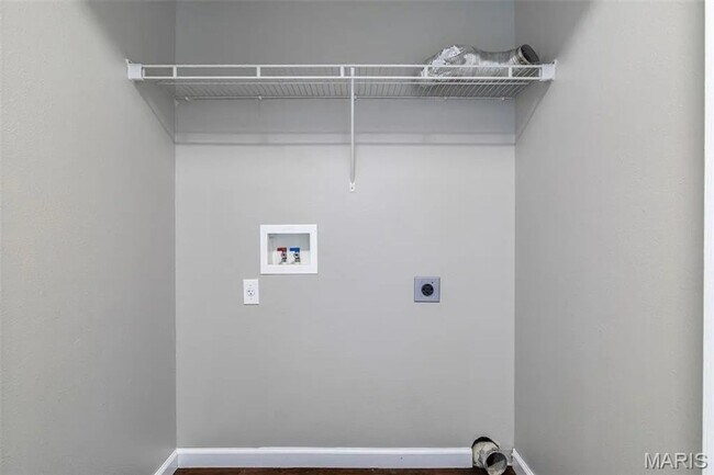 Building Photo - 489 Shade Tree Ln