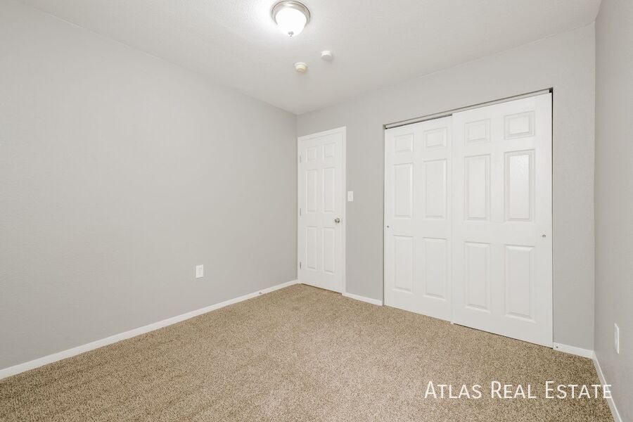 Building Photo - 14525 E 47th Dr