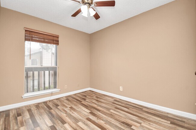 Building Photo - 12400 Brookglade Cir