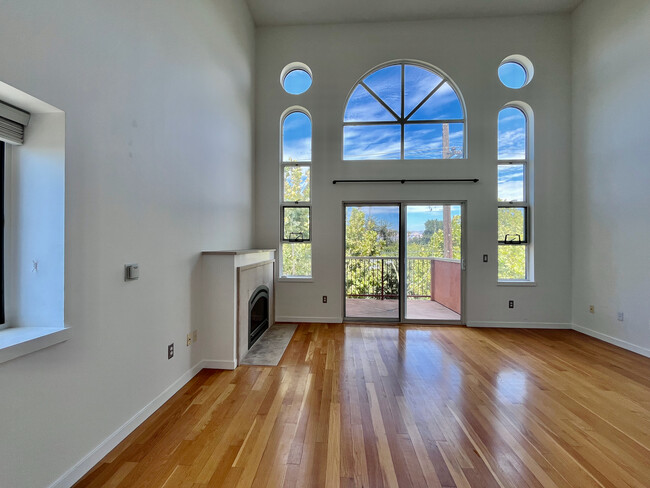 Living room and fireplace - 350 N 2nd St