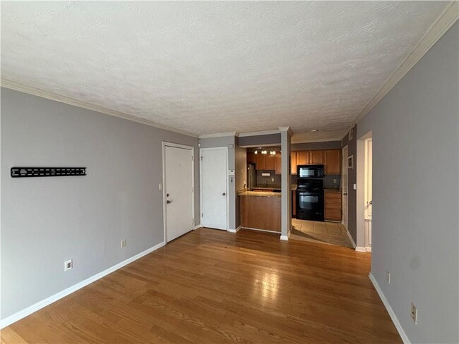 Building Photo - 3160 7 Pines Ct