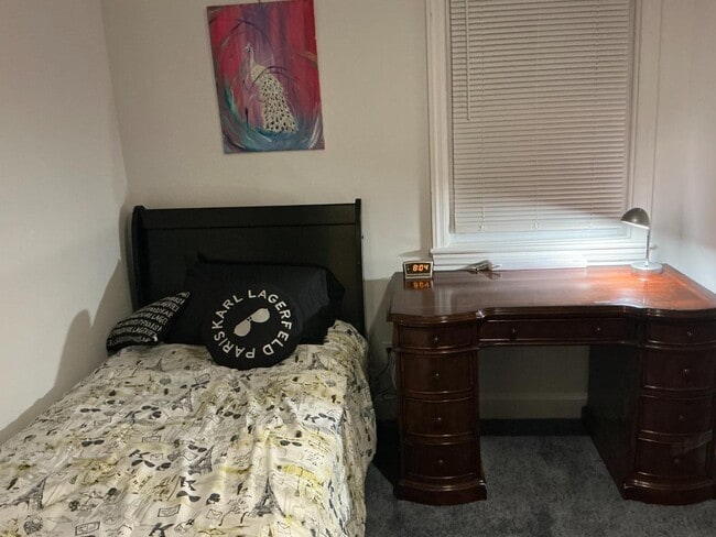 Building Photo - 5561 Ashbourne Rd