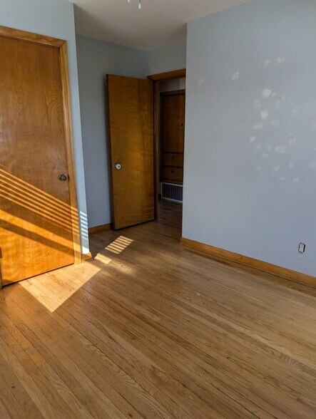 Building Photo - 5243 Conklin Dr