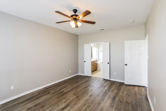 Building Photo - 10701 Hawks Landing Rd