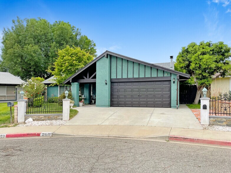 Primary Photo - 2611 Willow Ct