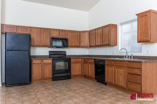 Building Photo - Perfect Home, Location and Price!