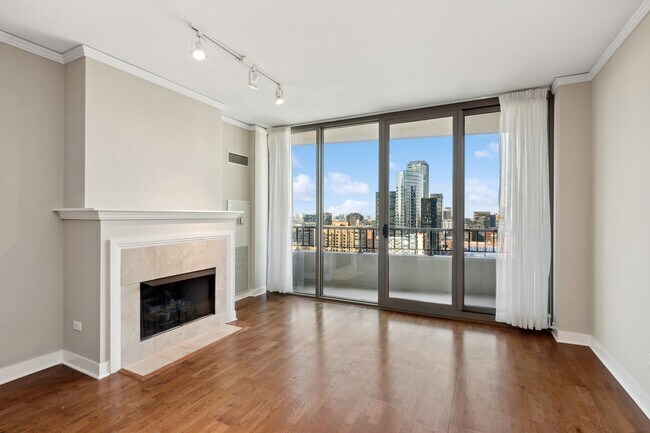 Building Photo - 200 N Jefferson St