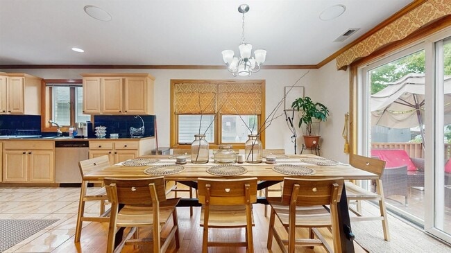 Building Photo - 25 Westerly St