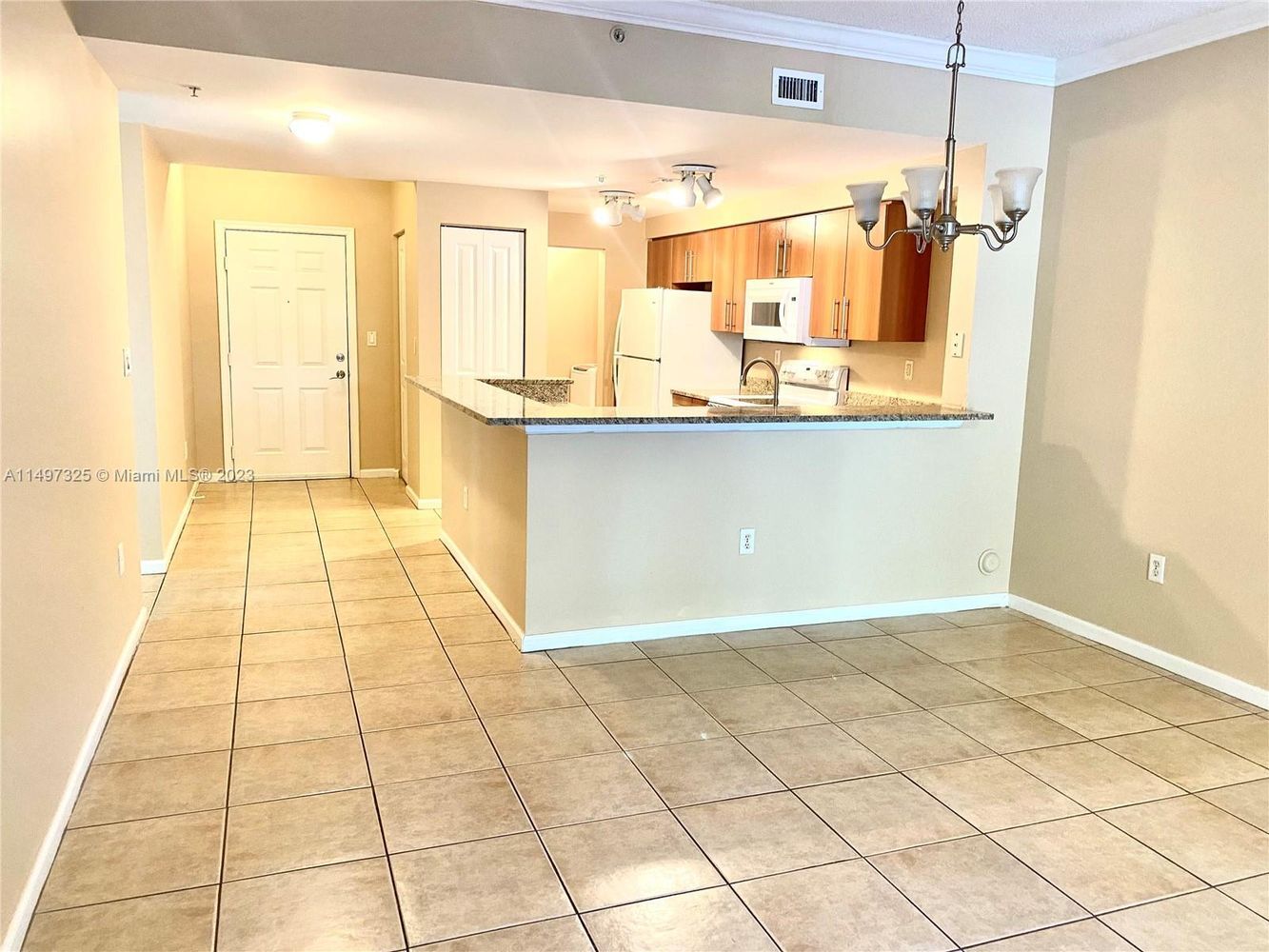 Building Photo - 5900 W Sample Rd