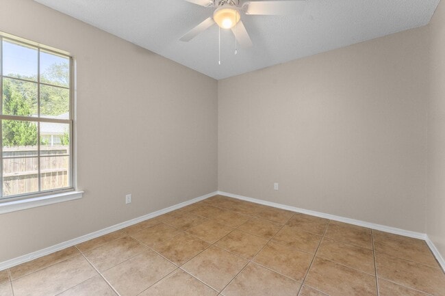 Building Photo - 20952 Liberty Ln