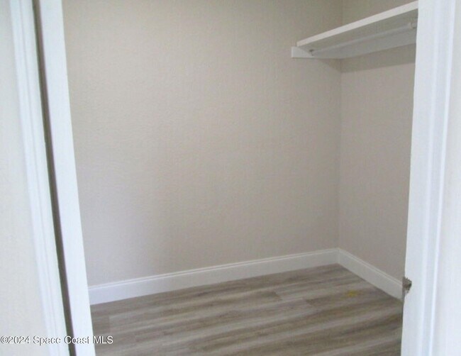 Building Photo - 26 Carmalt St