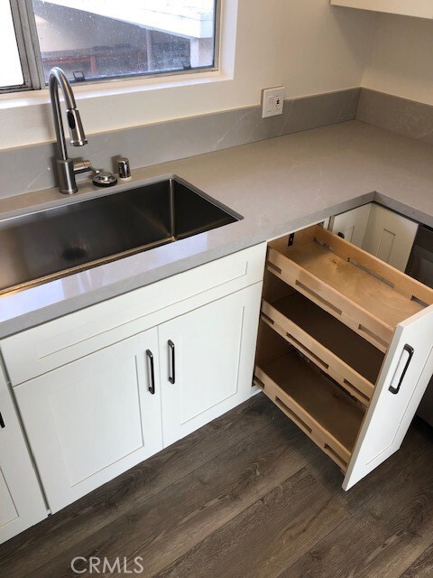 Building Photo - 745 Domingo Dr