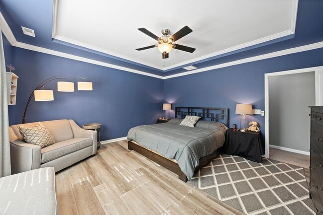 Building Photo - Stunning Apex Home with First-Floor Privat...
