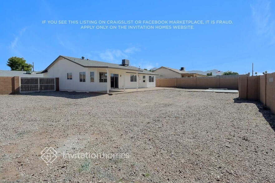 Building Photo - 491 E Mesquite Ave