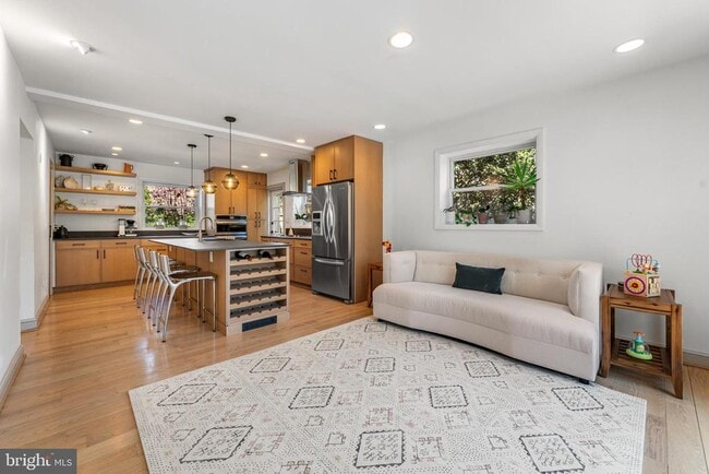 Building Photo - 2820 Ellicott St NW