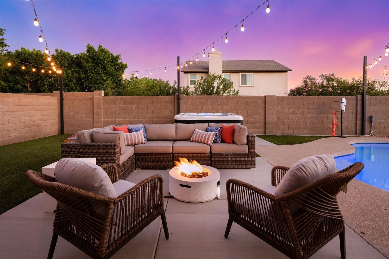 Building Photo - 6041 W Villa Maria Dr