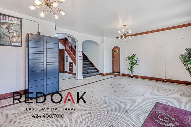 Building Photo - 915 Grattan St