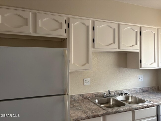 Building Photo - 7127 Orizaba Ave