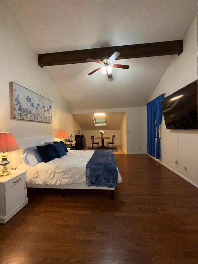 Building Photo - 3110 Jacaranda Dr