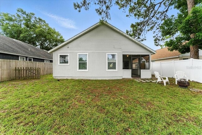 Building Photo - 174 Edgewater Cir
