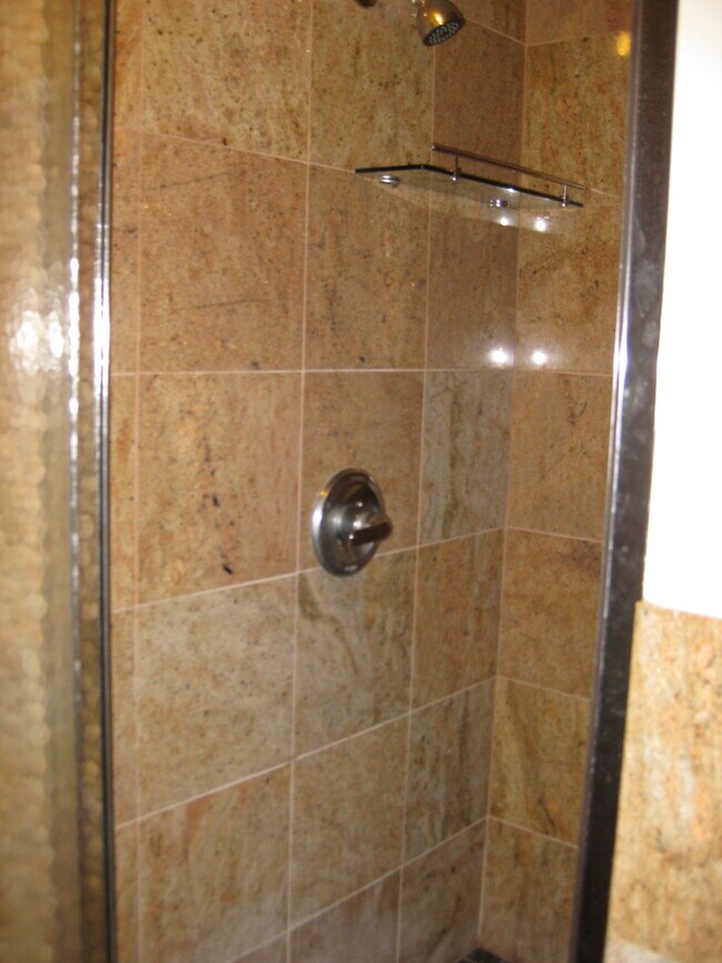 Building Photo - 1470 12th Ave