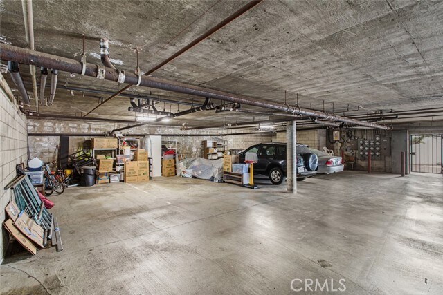 Building Photo - 1534 E Wilson Ave