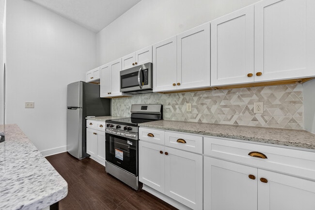 Building Photo - 2807 Beacon Ave