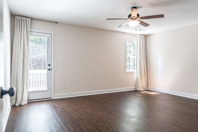 Building Photo - 555 N Saylor St