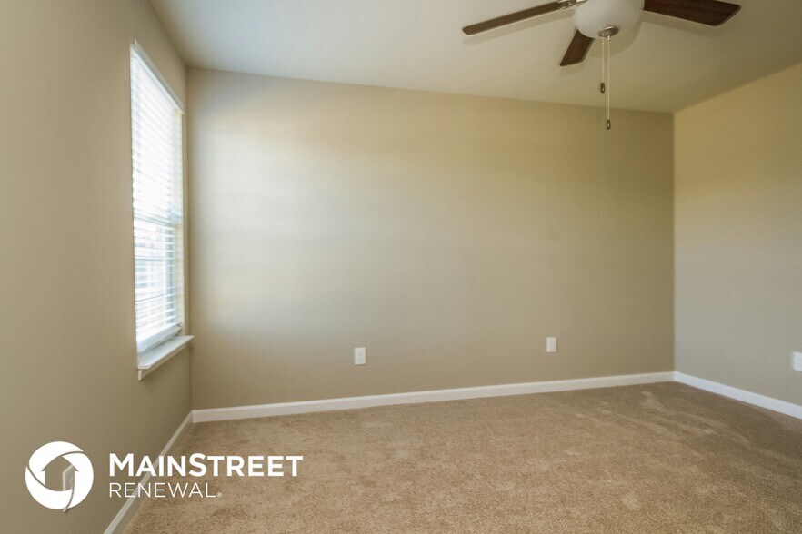 Building Photo - 726 Hollandale Rd