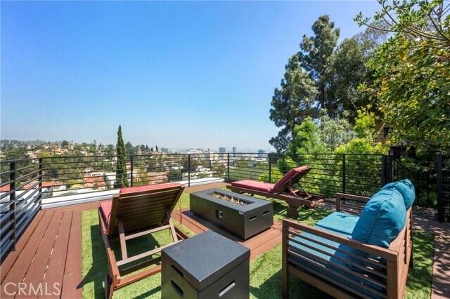 Building Photo - 2033 Glencoe Way