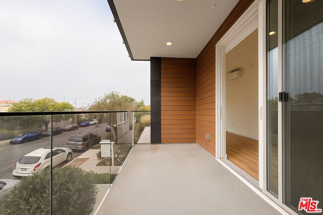 Building Photo - 5813 Lexington Ave