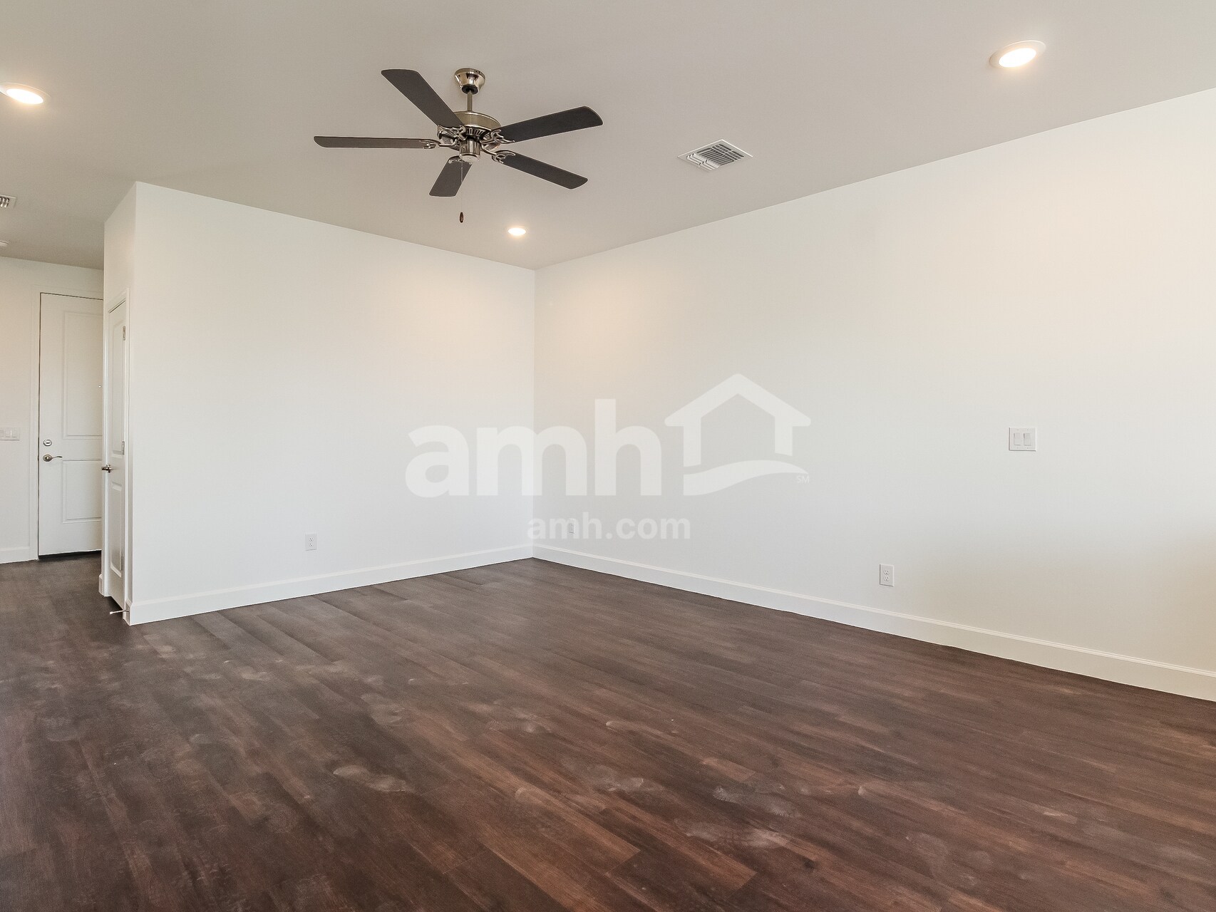 Building Photo - 6135 W Calle Bilboa