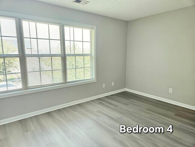 Building Photo - 680 Lucille Dr