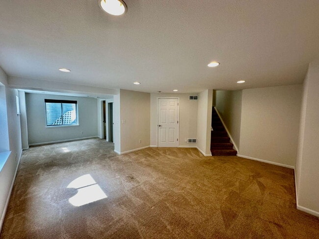 Building Photo - "Charming 3-Bed Highlands Ranch Home with ...