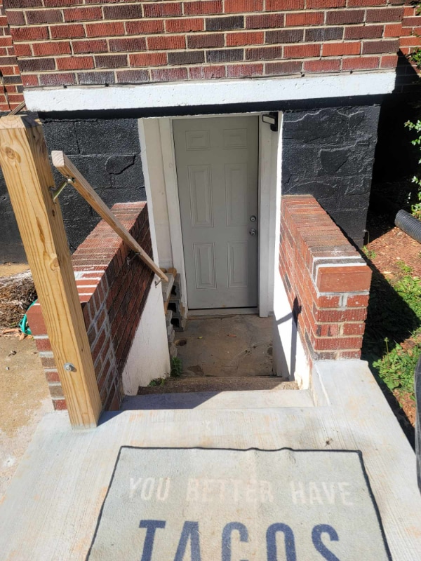 Building Photo - 5600 White Oak Dr