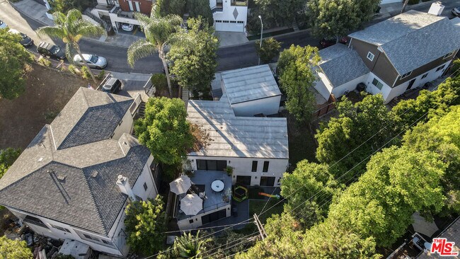 Building Photo - 4852 Seldner St E