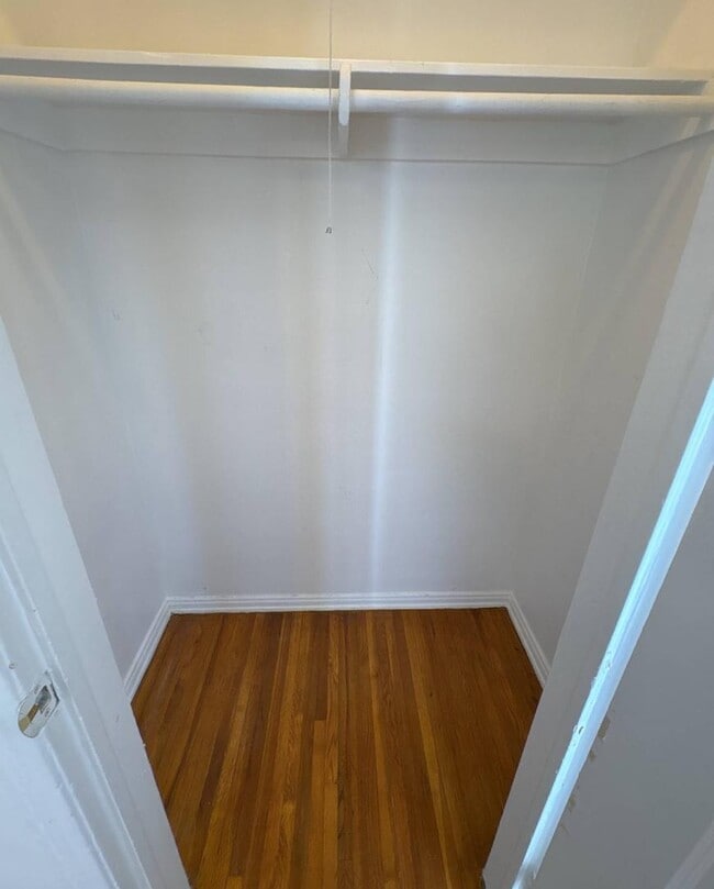 Building Photo - 3.0 bedroom in Los Angeles California 90036