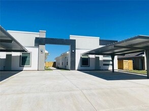 Building Photo - 2202 S Sports Dr
