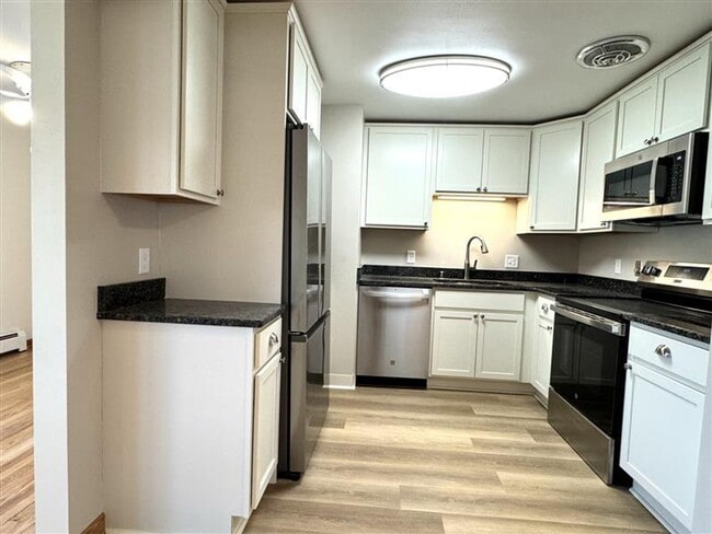 Building Photo - Newly Remodeled 2 Bedroom with washer & dryer behind Hilldale Mall!