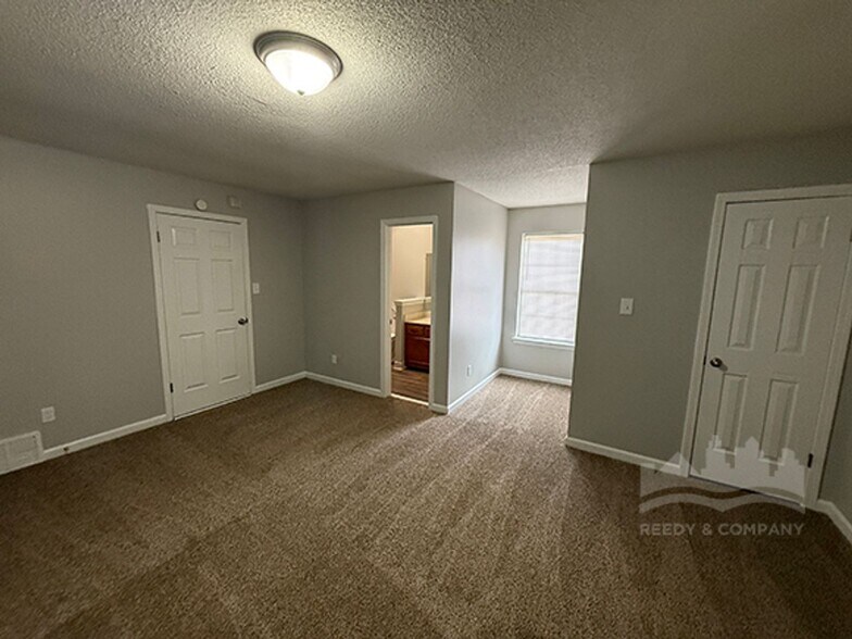 Building Photo - 5850 Grassy Valley Dr